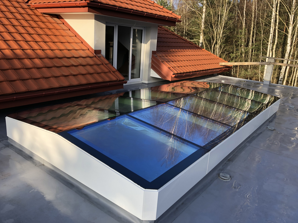 Kochanowice -swietlik nad basenem